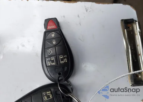 2016 Chrysler Town & Country Touring z USA, uszkodzony, nr VIN 2C4RC1BG9GR252487